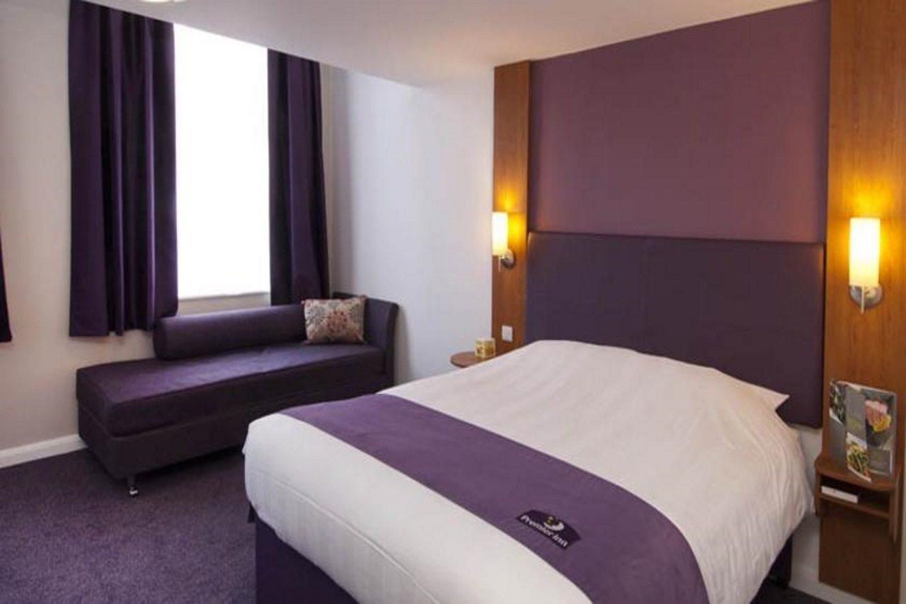 Premier Inn Stroud ستراود المظهر الخارجي الصورة