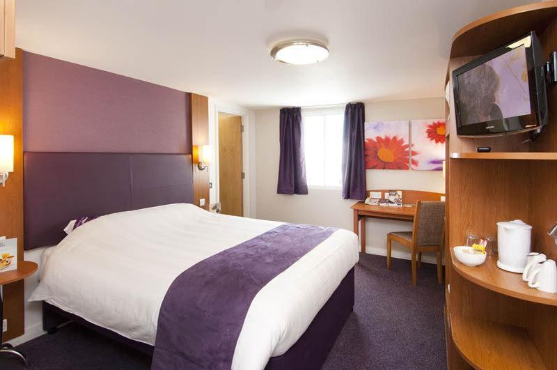 Premier Inn Stroud ستراود المظهر الخارجي الصورة